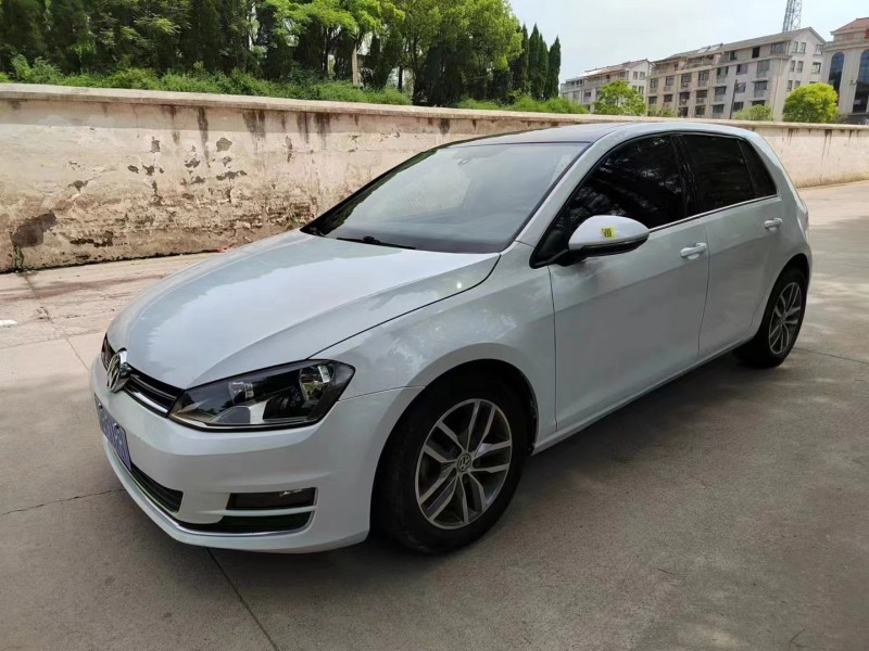 16年大众高尔夫轿车在售