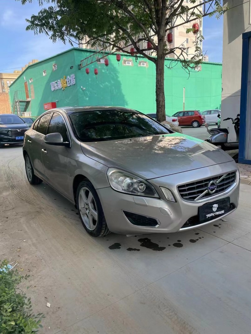 13年沃尔沃s60轿车在售
