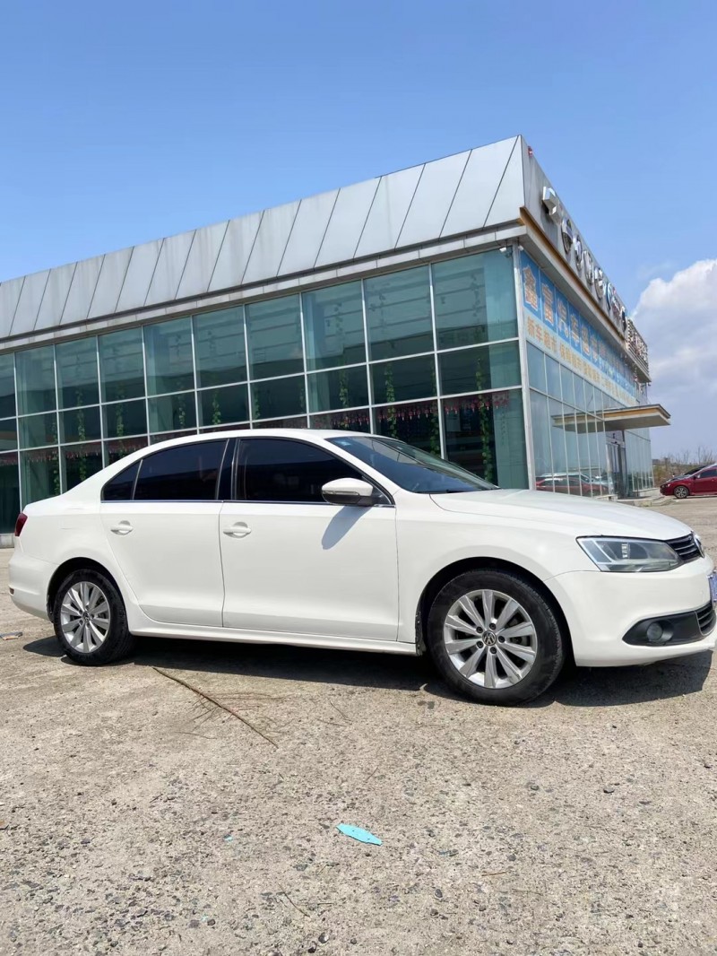 15年大众速腾轿车在售