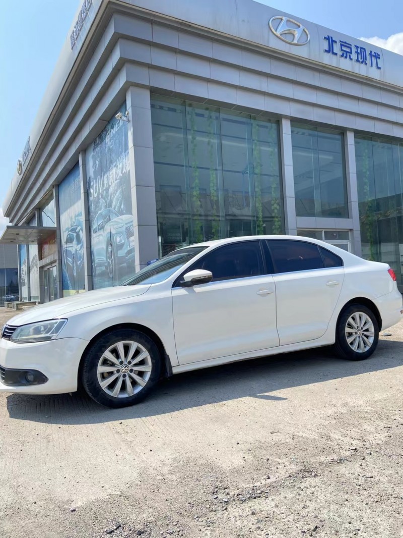 15年大众速腾轿车在售