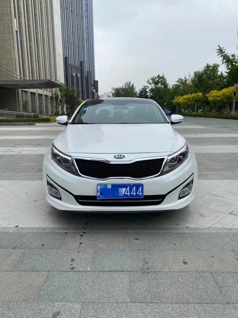 15年起亚k5轿车在售