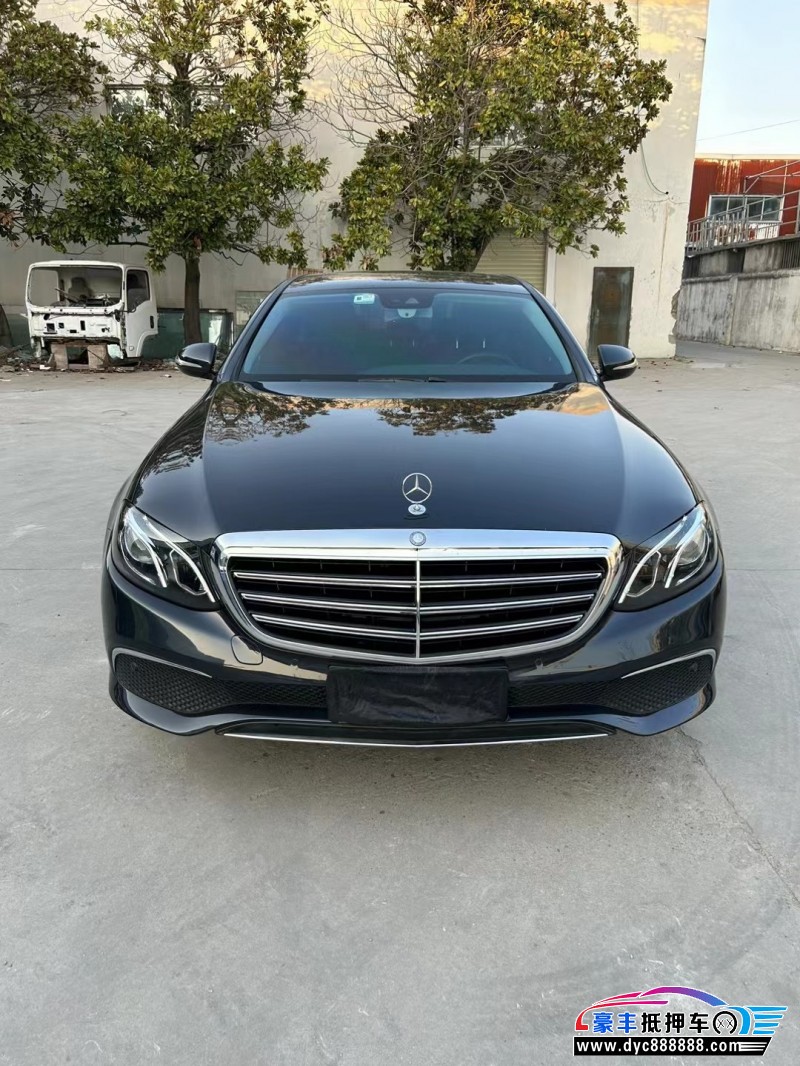 17年奔驰e轿车抵押车出售