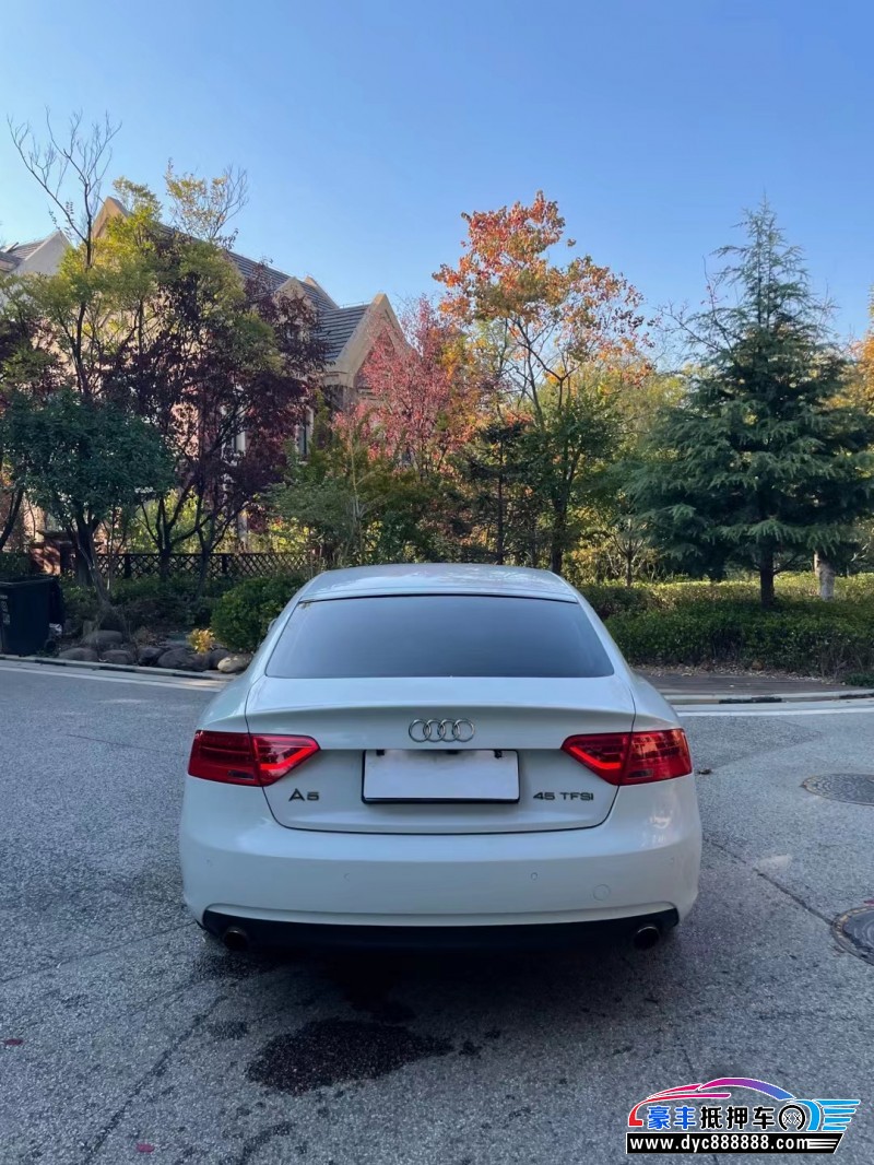 15年奥迪a5轿车抵押车出售