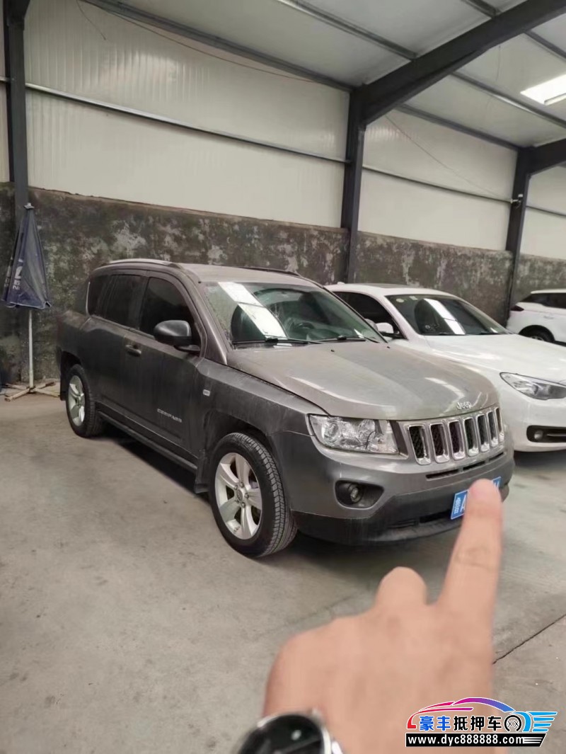 12年jeep指南者轿车抵押车出售