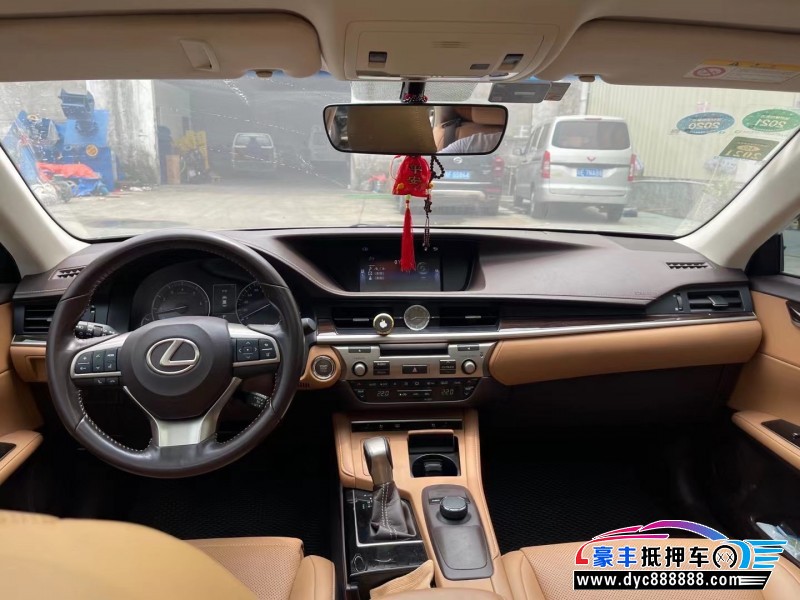 17年雷克薩斯ES轎車抵押車出售